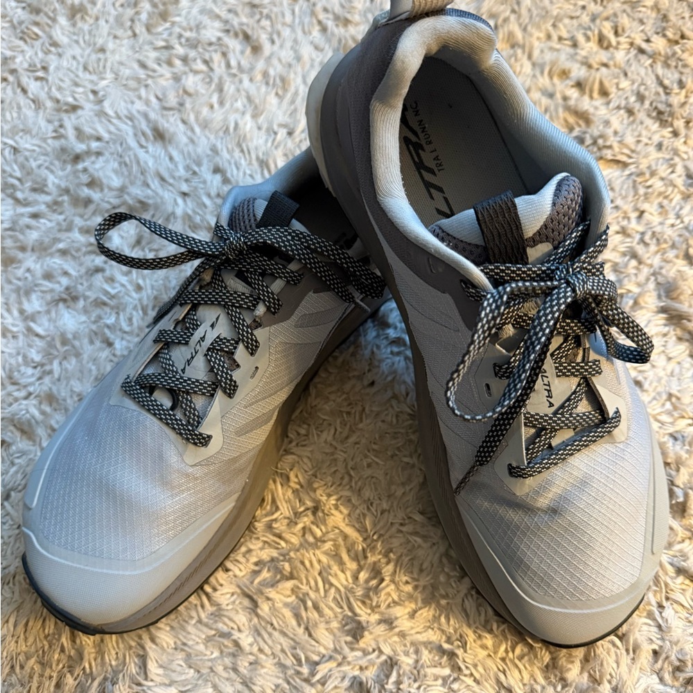 Altra Men's Gray Trail Running Shoes Sz 10